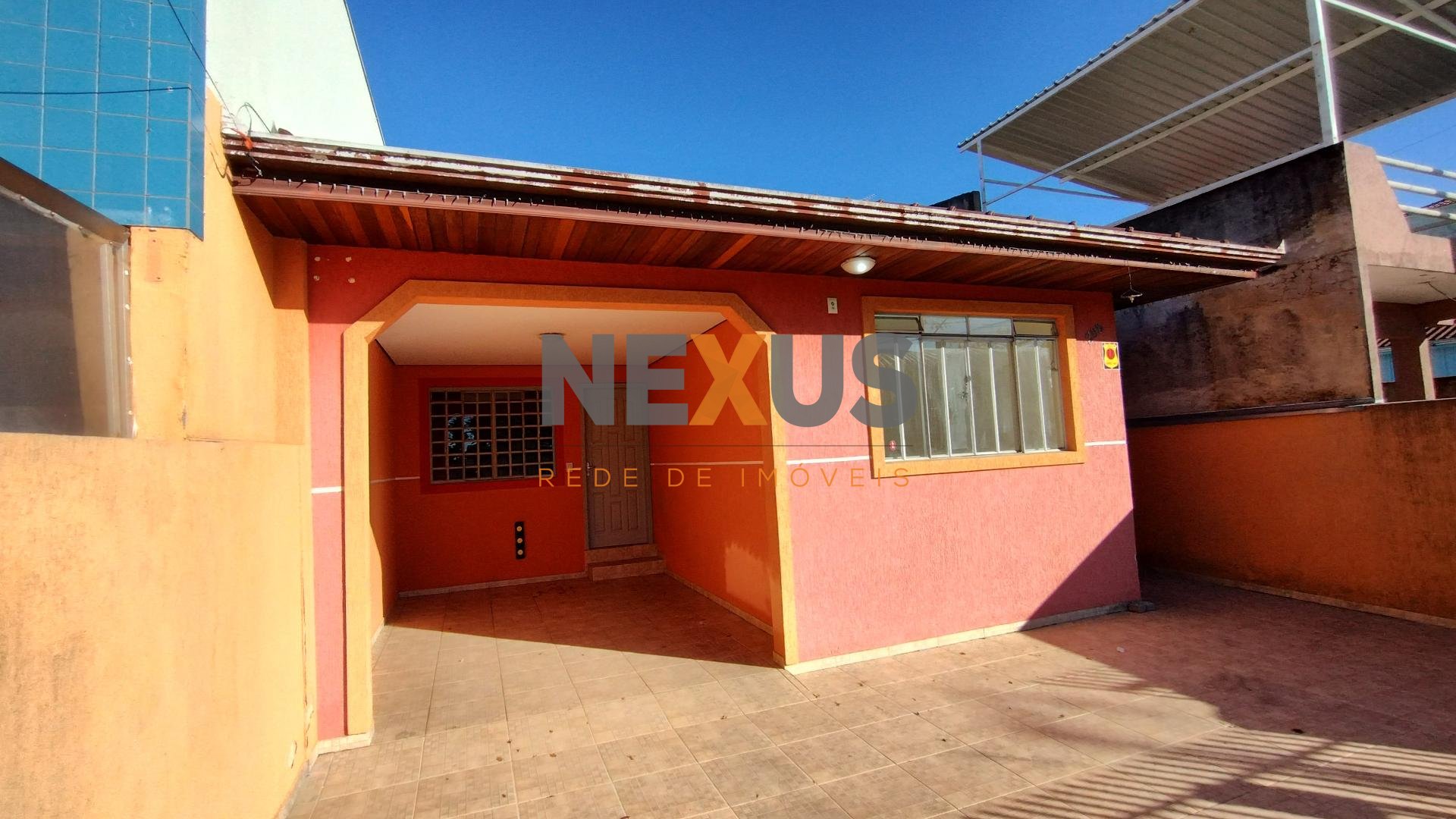 Casa de 105 m  c 03 quartos s 01 suíte para locação por R  2.4...