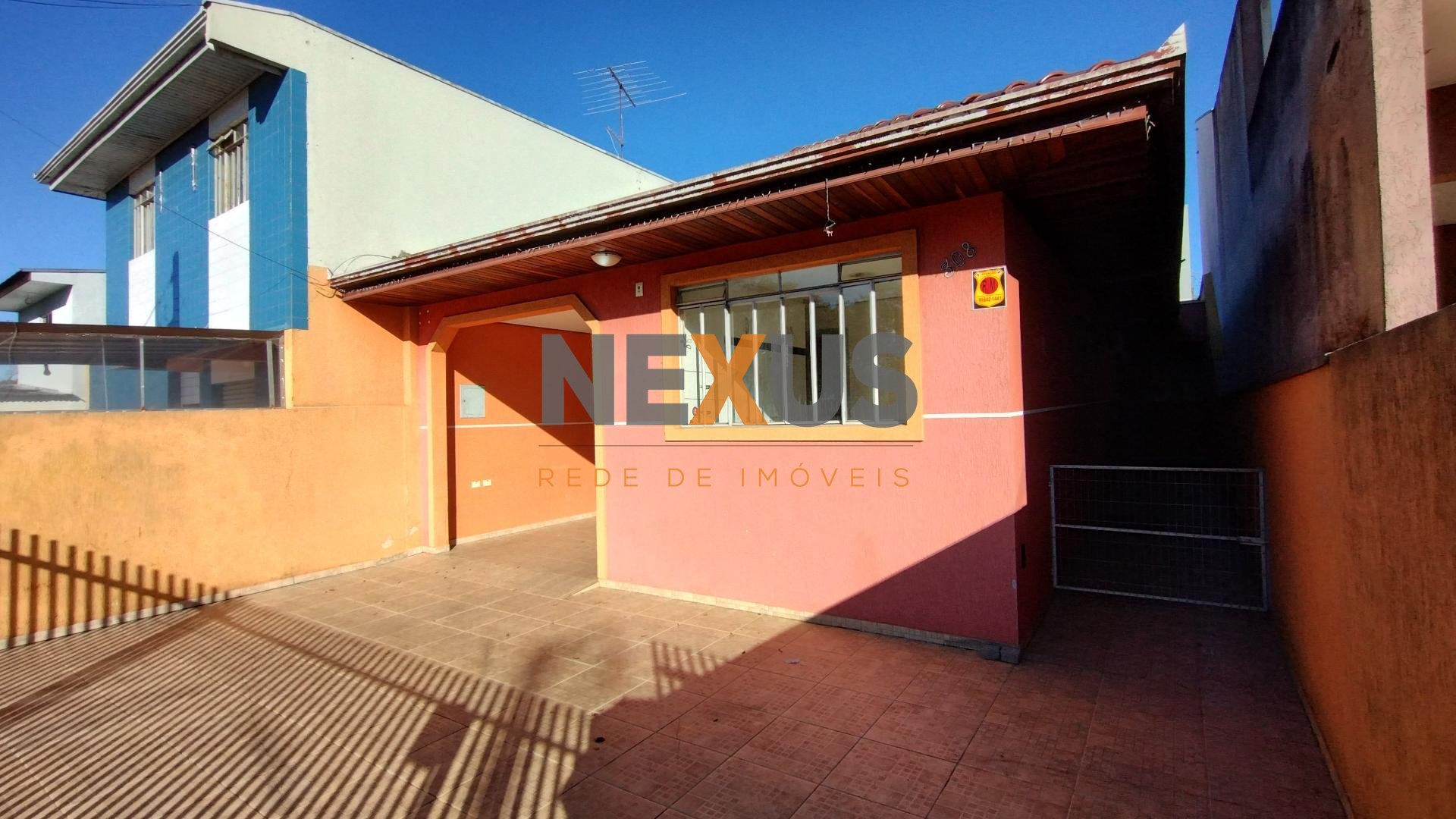 Casa de 105 m  c 03 quartos s 01 suíte para locação por R  2.4...