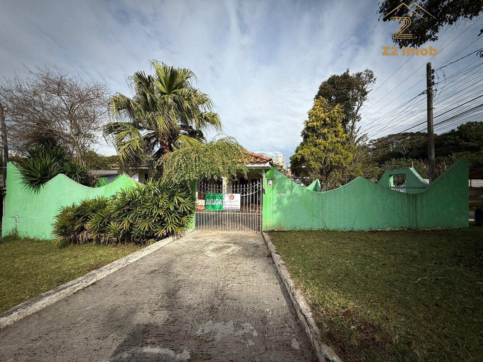 Casa com 3 quartos sendo 1 suite para locação no bairro Orleans