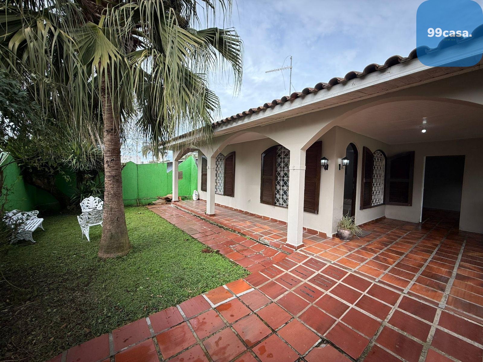 Casa com 3 quartos sendo 1 suite para locação no bairro Orleans