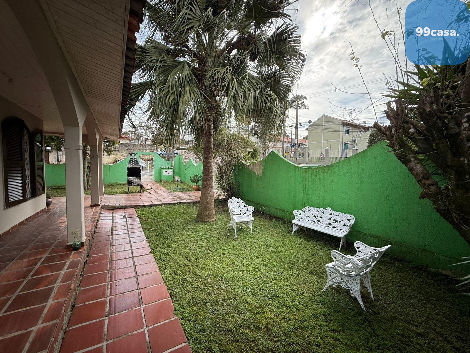 Casa com 3 quartos sendo 1 suite para locação no bairro Orleans