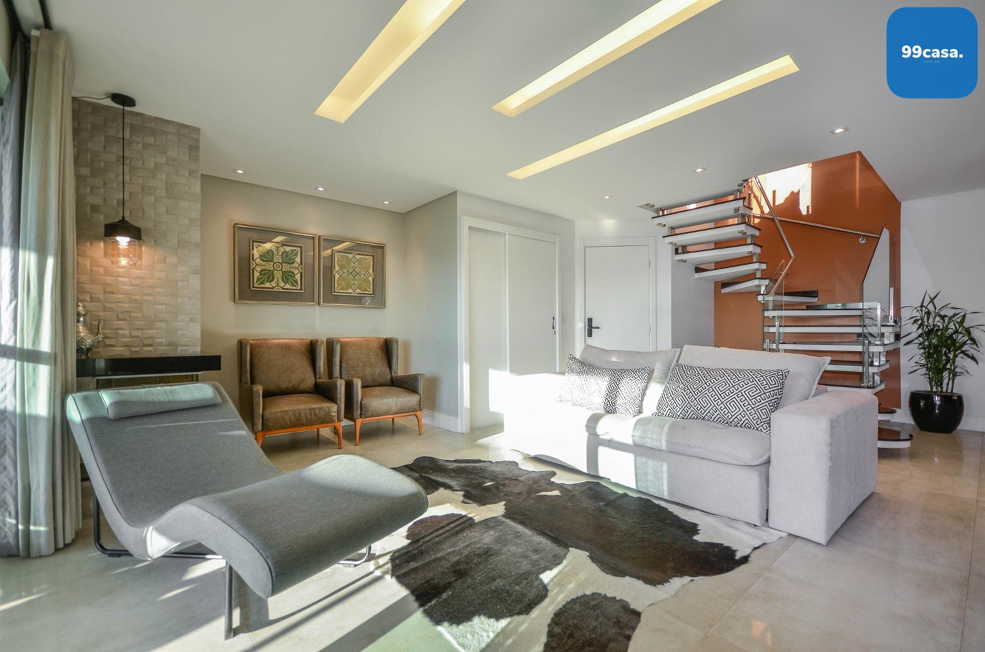 Sobreloja com 4 amplas salas  a 1 quadra do Shopping Curitiba