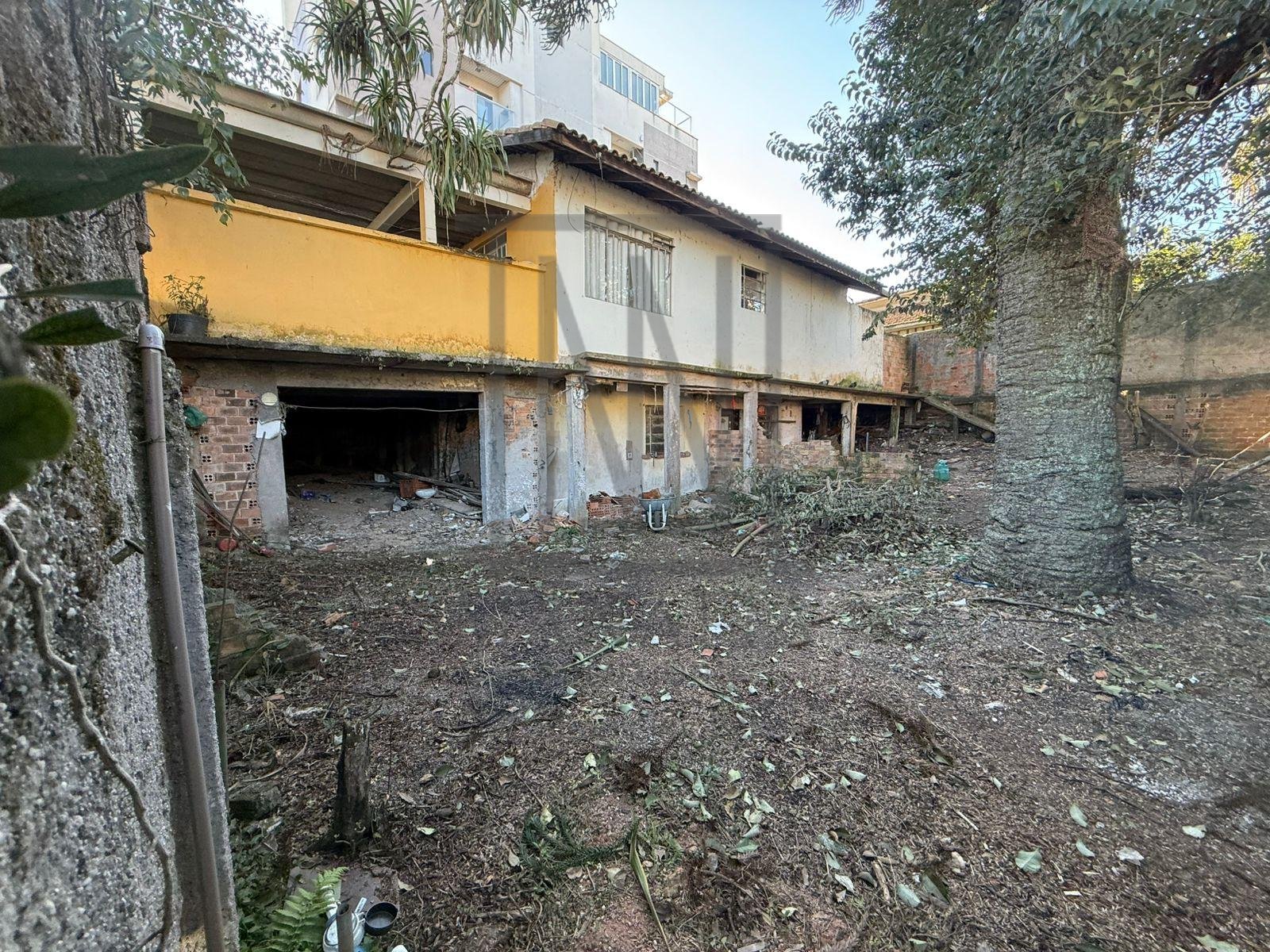Excelente Terreno de esquina a venda no bairro Merces