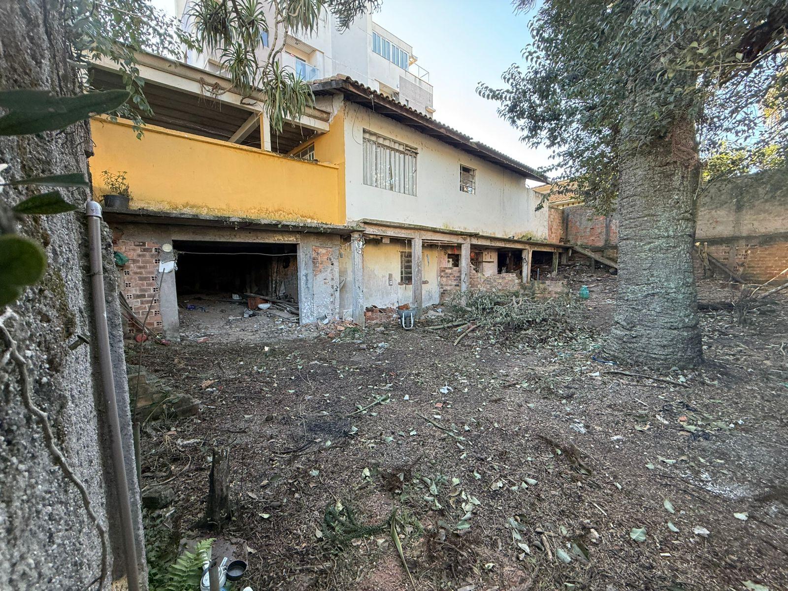 Excelente Terreno de esquina a venda no bairro Merces