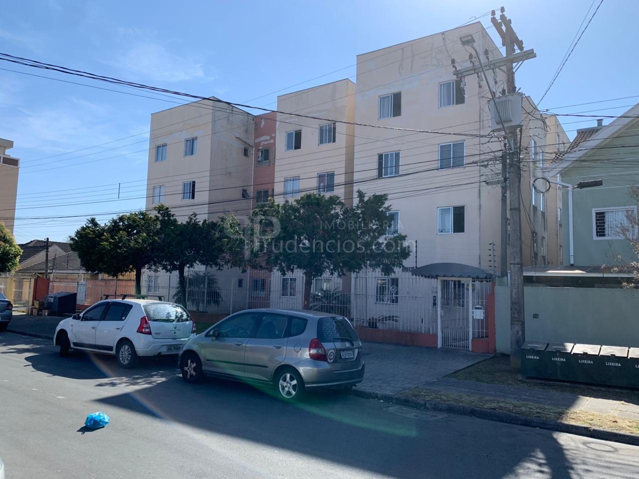 Apartamento térreo à venda com 3 quartos no Hauer  Rua Isaías...