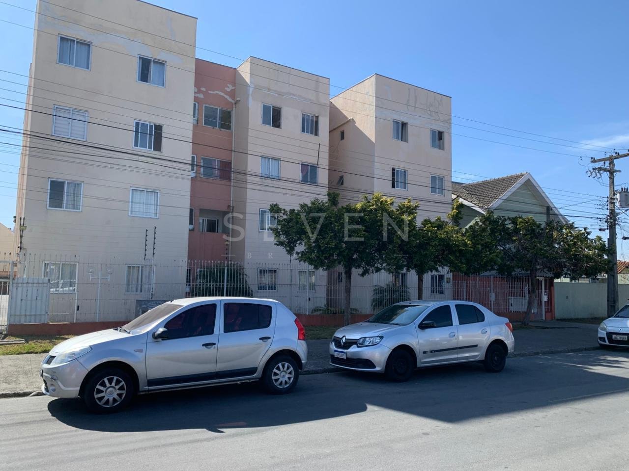 Apartamento térreo à venda com 3 quartos no Hauer  Rua Isaías...