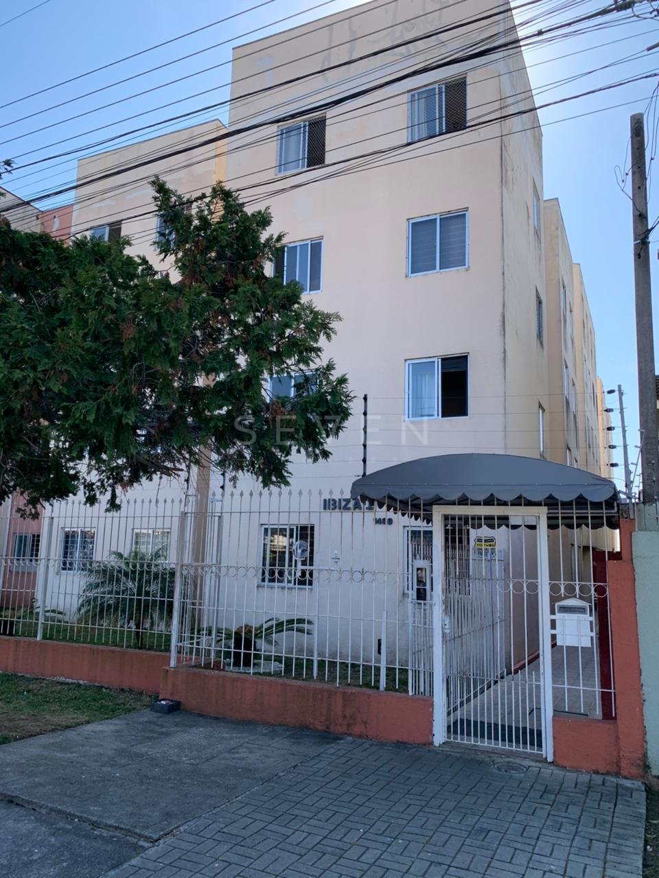 Apartamento térreo à venda com 3 quartos no Hauer  Rua Isaías...