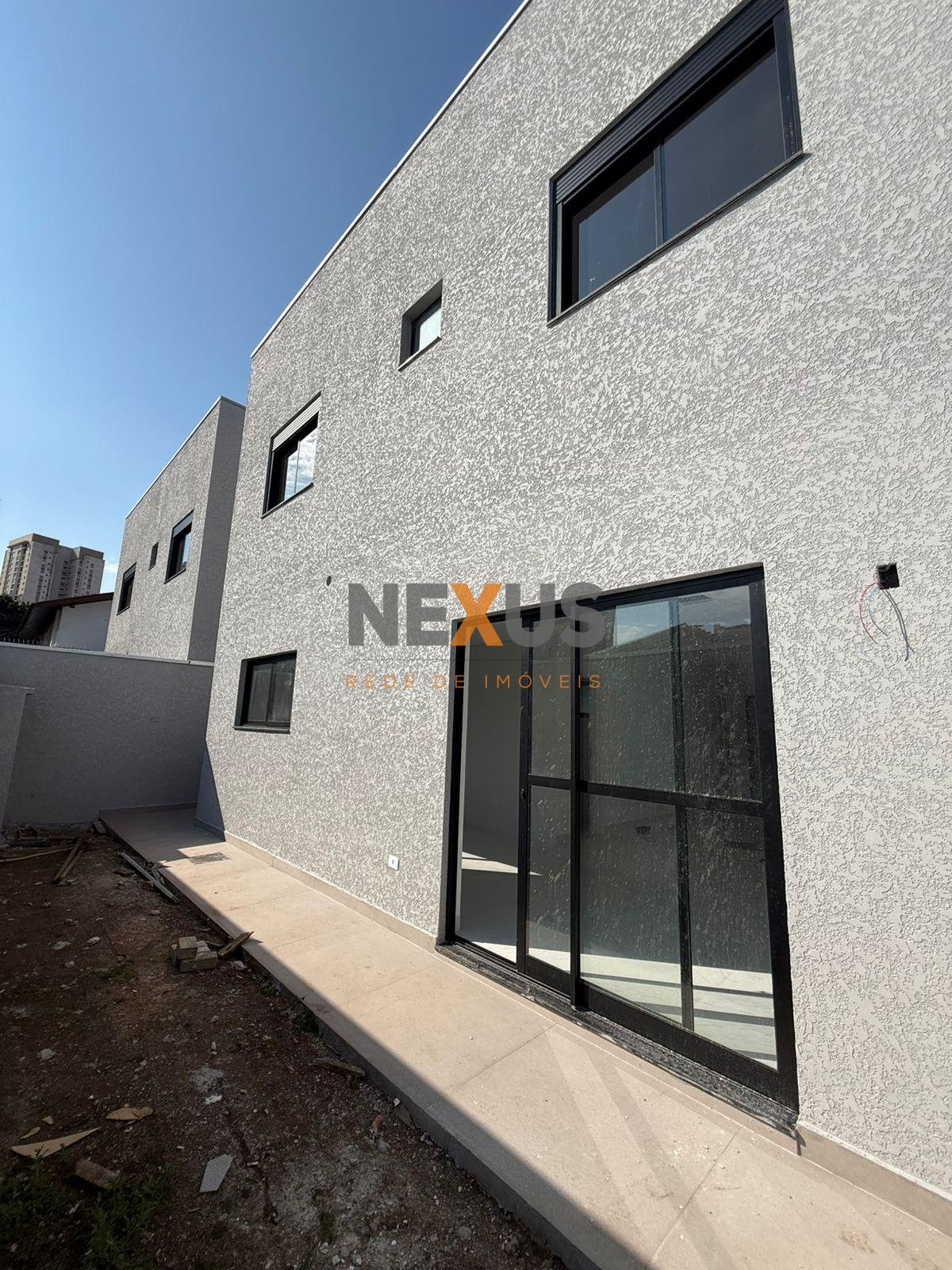 Sobrado 3 suites  a Venda no Ecoville