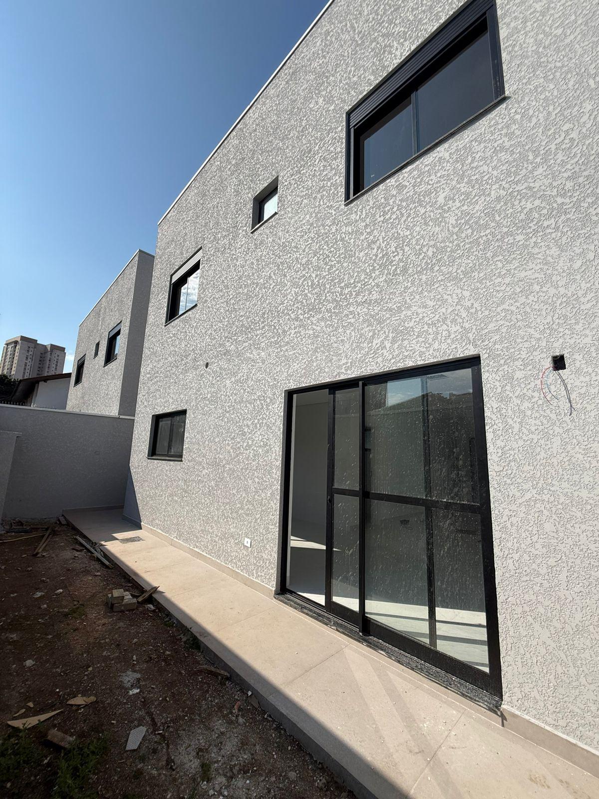 Sobrado 3 suites  a Venda no Ecoville