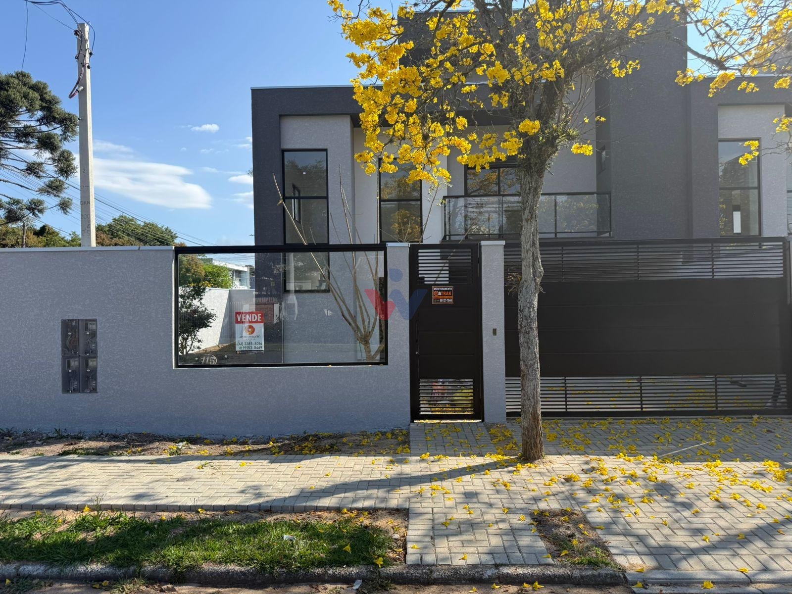 Sobrado novo de esquina a Venda no Ecoville com otimo quintal