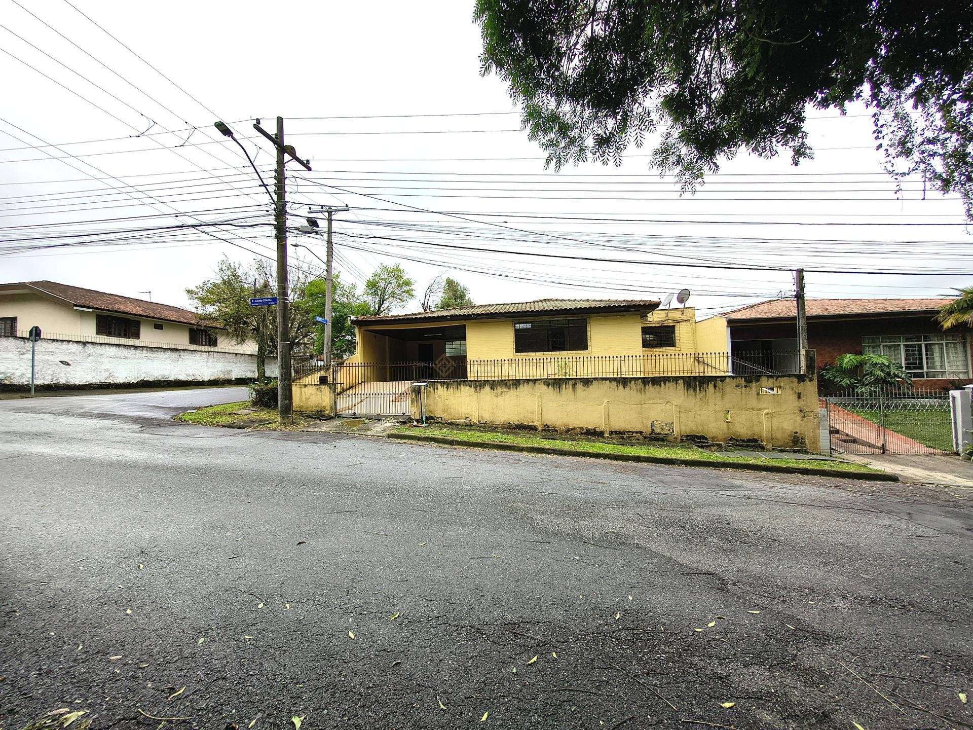 Casa com 03 quartos para loca??o, 103 m  por R  3.500 m?s ? Sa...