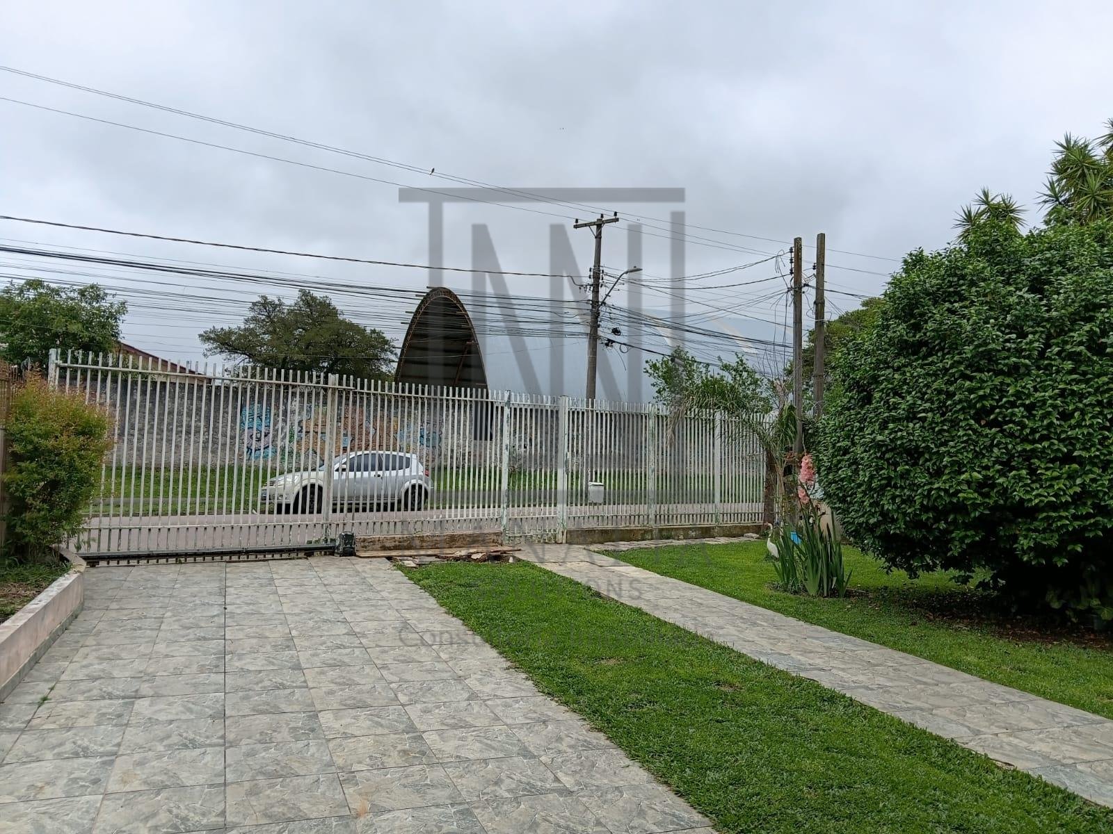 Casas à venda com amplo terreno medindo 630m  - Planta Orleans...