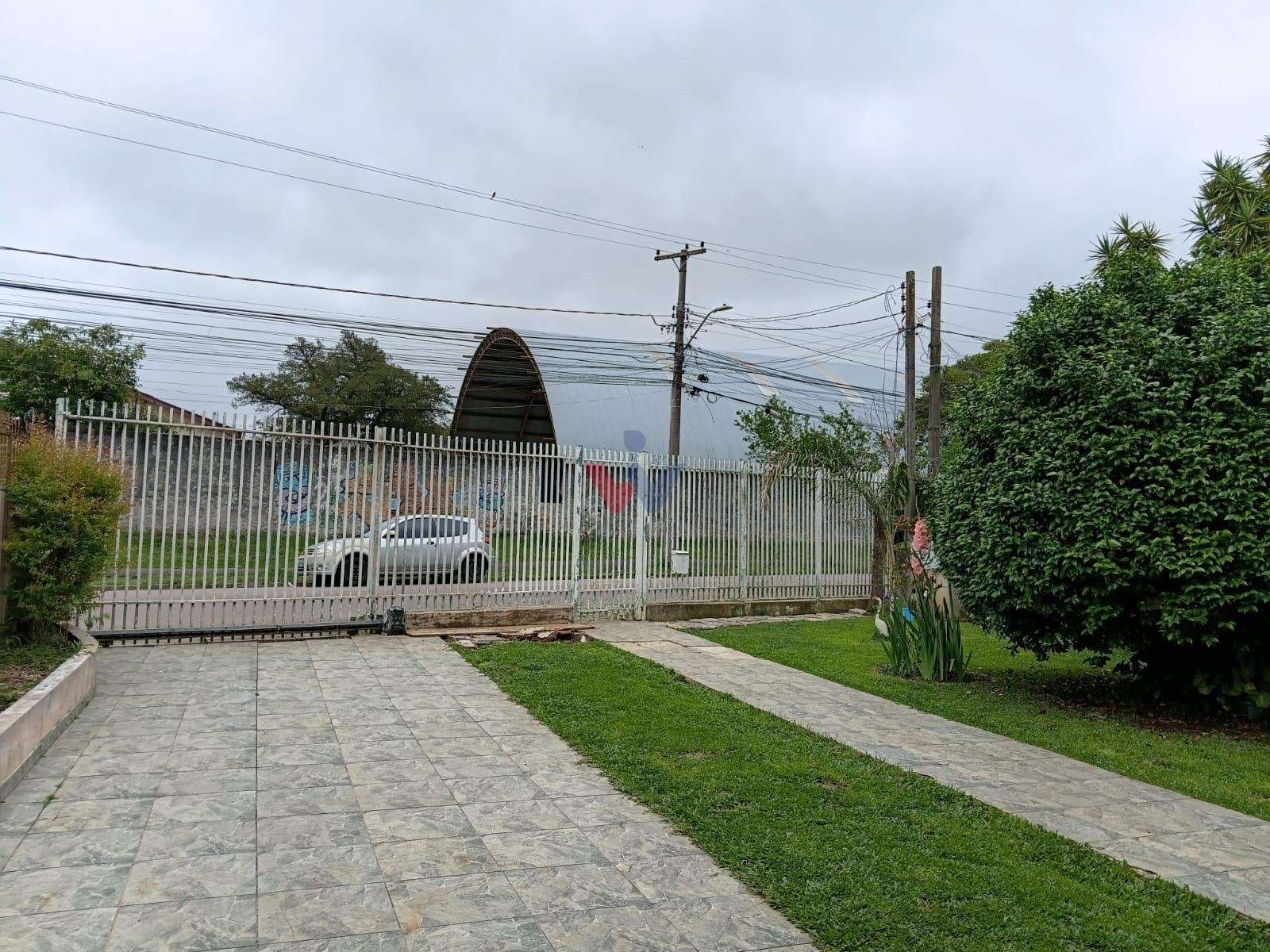 Casas à venda com amplo terreno medindo 630m  - Planta Orleans...