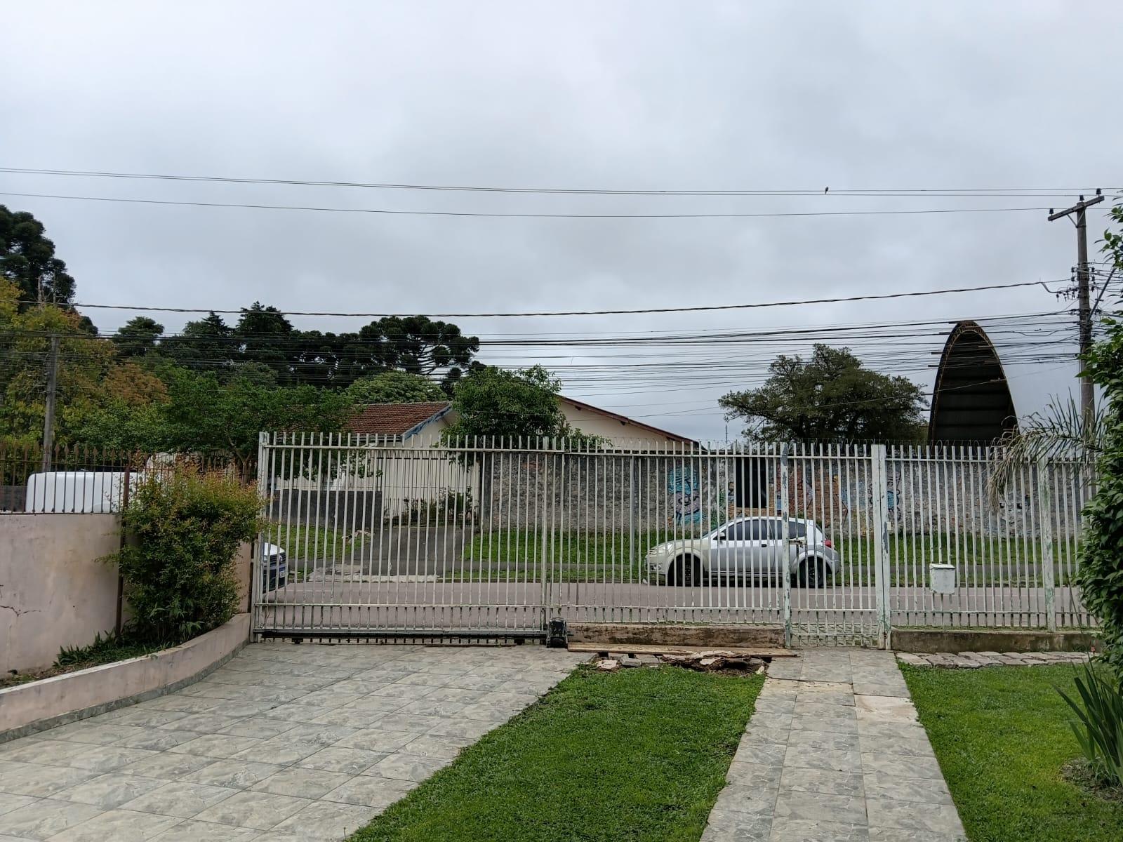 Casas à venda com amplo terreno medindo 630m  - Planta Orleans...