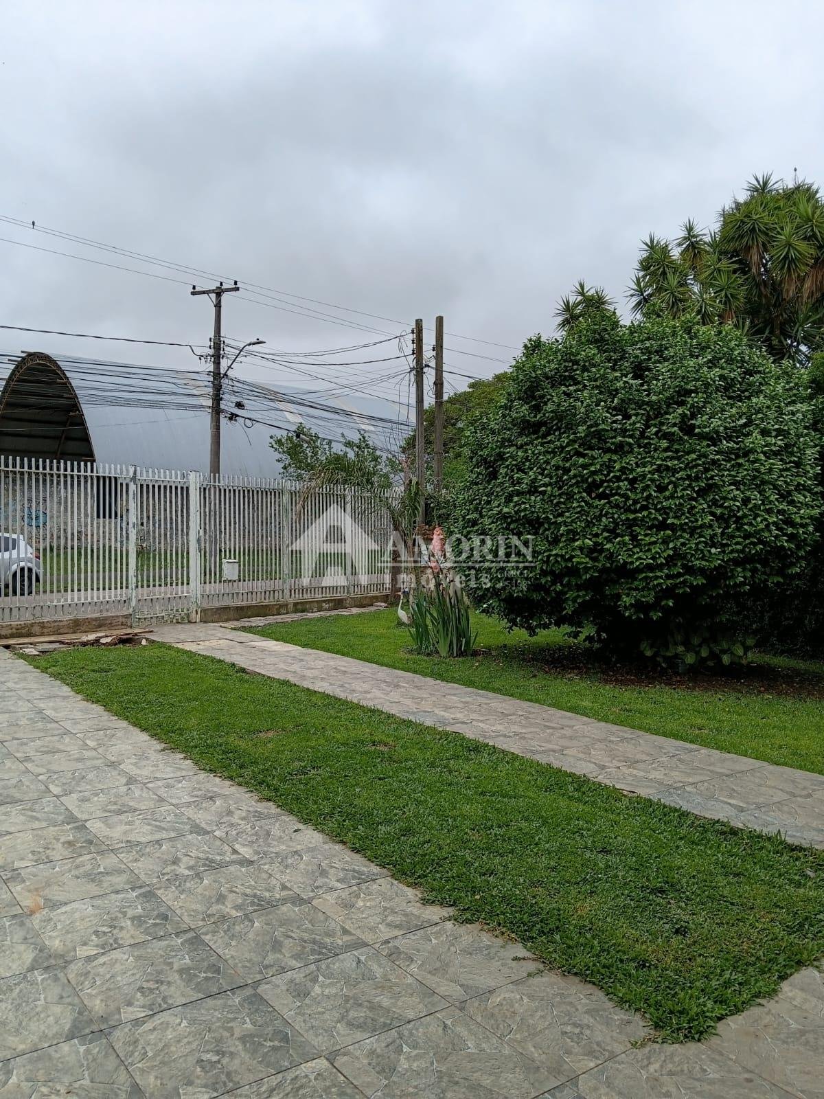 Casas à venda com amplo terreno medindo 630m  - Planta Orleans...