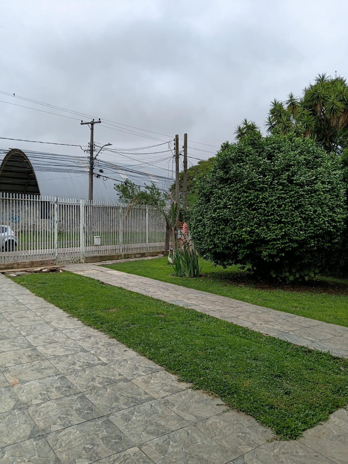 Casas à venda com amplo terreno medindo 630m  - Planta Orleans...