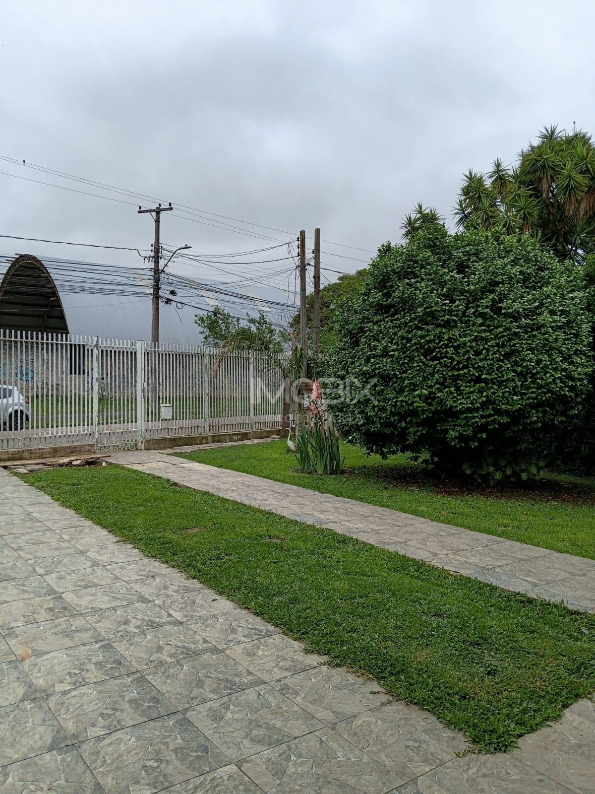 Casas à venda com amplo terreno medindo 630m - Planta Orleans...