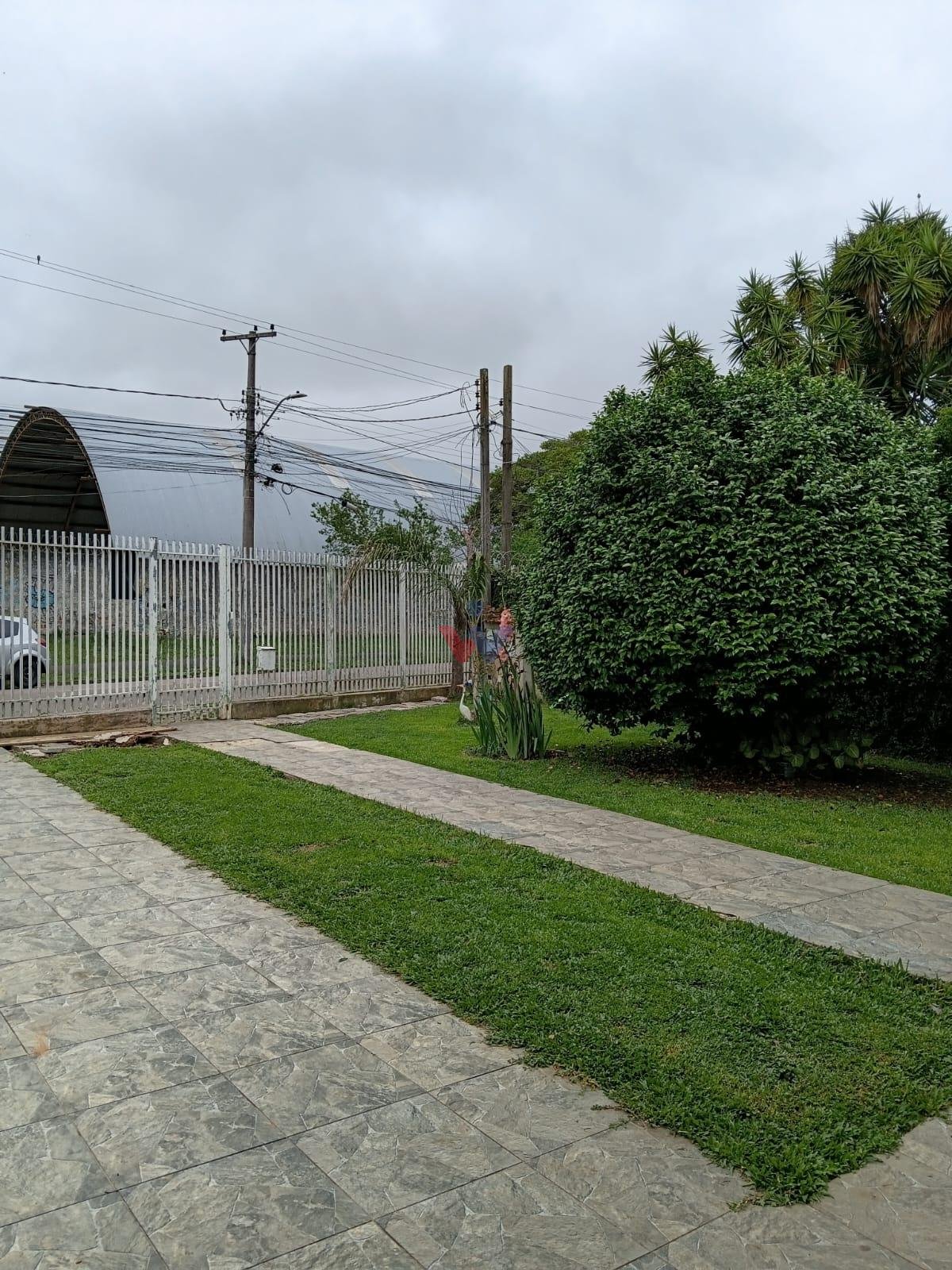 Casas à venda com amplo terreno medindo 630m  - Planta Orleans...