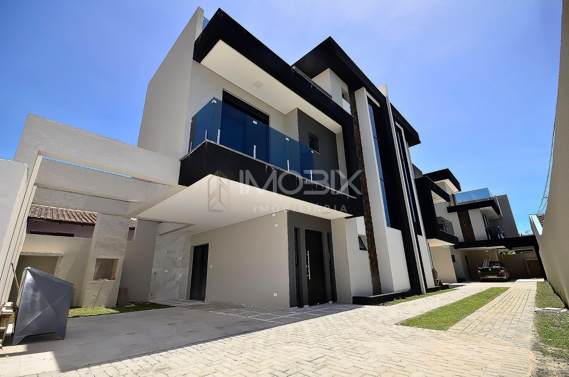 Sobrado em Condomínio no Xaxim  De R  850 mil por R  790 mil ...