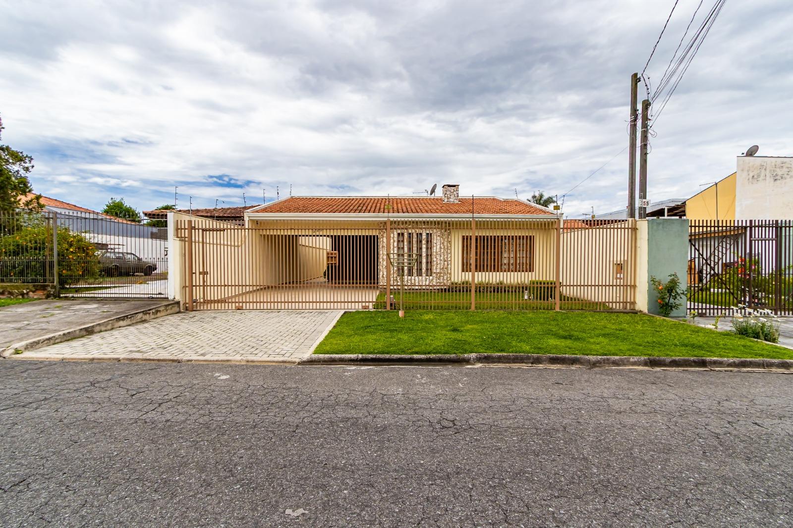 Casa à Venda no Capão da Imbuia | 4 Quartos, Suíte, Terreno 36...