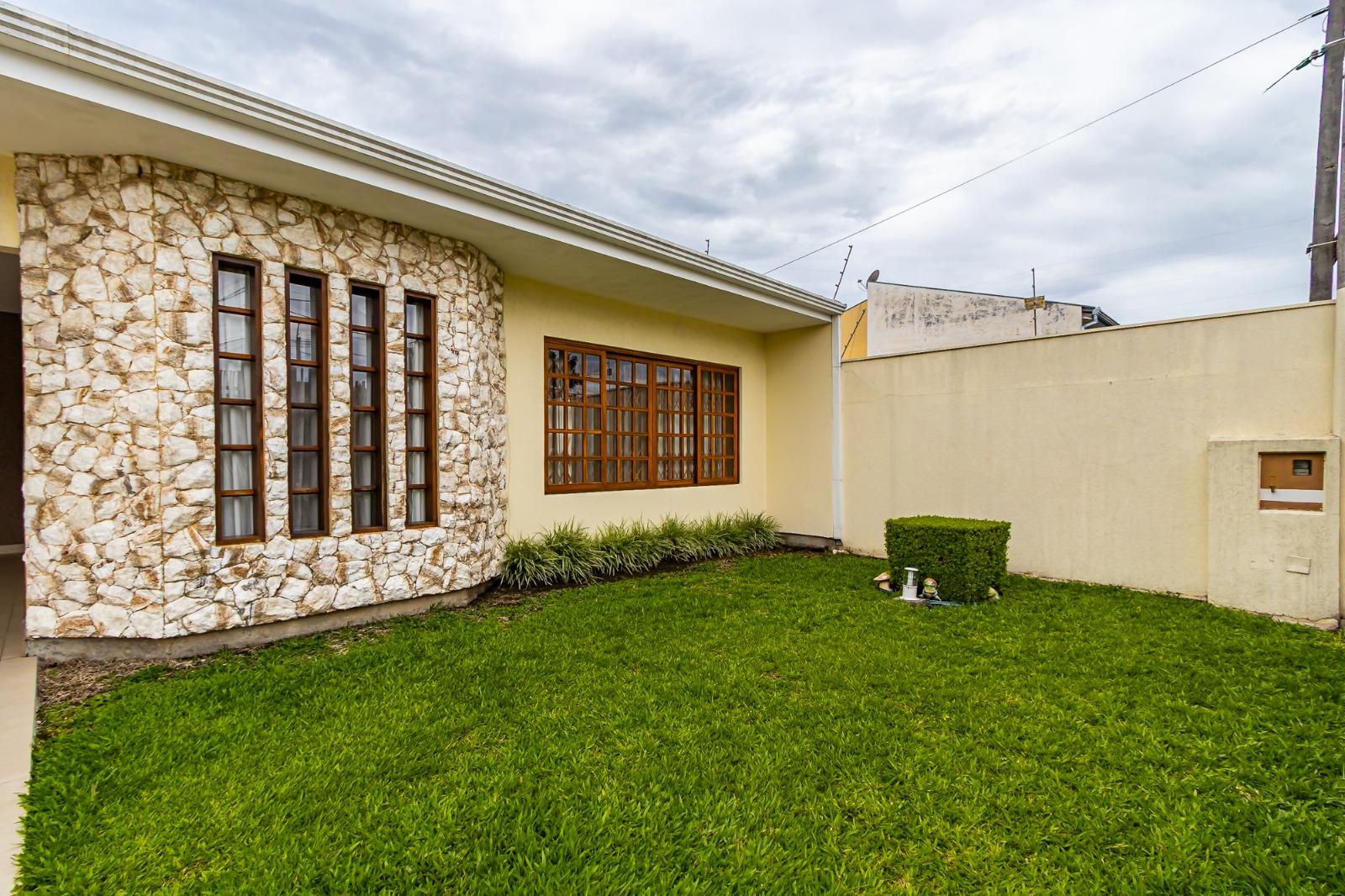 Casa à Venda no Capão da Imbuia | 4 Quartos, Suíte, Terreno 36...