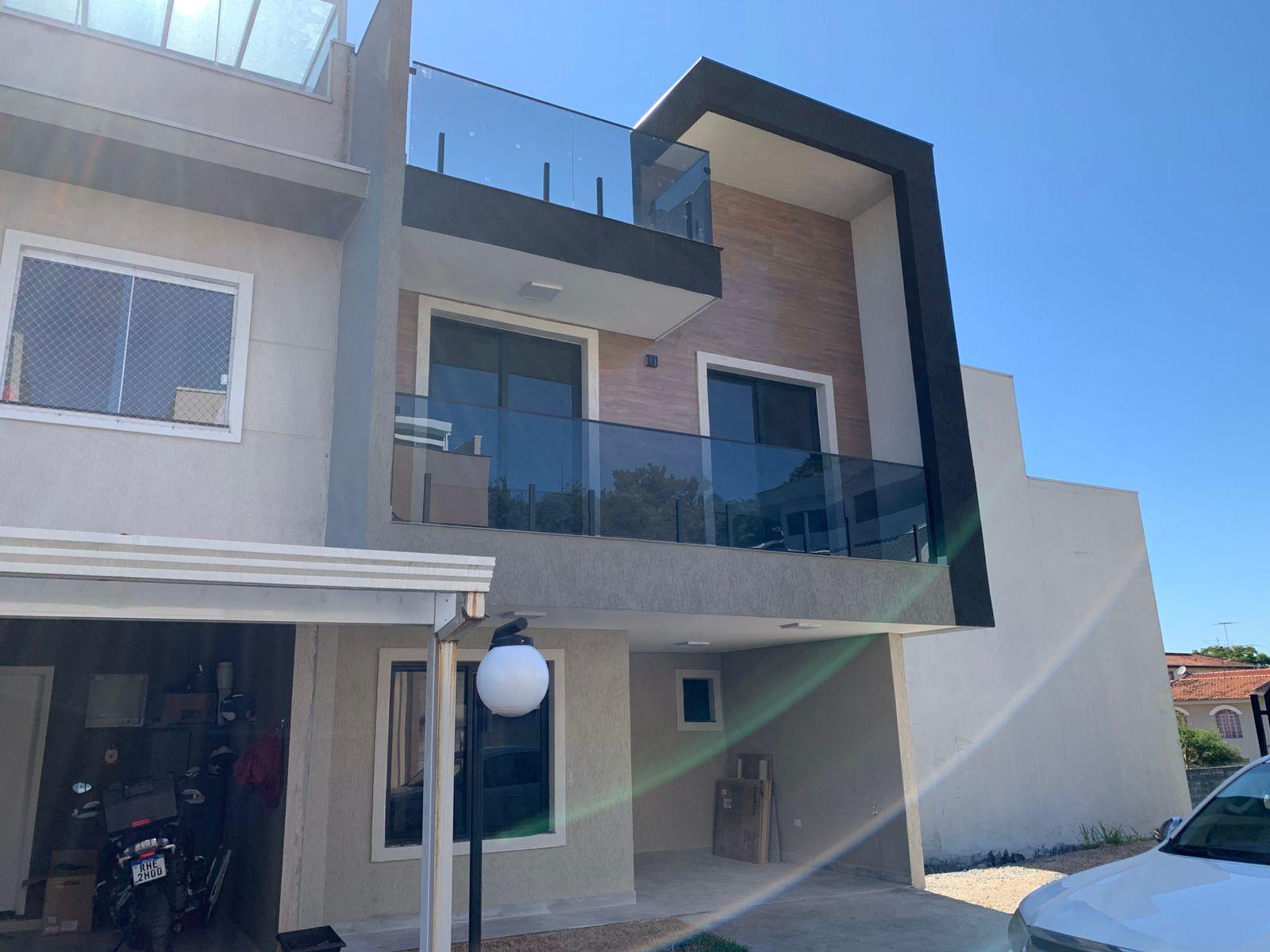 Sobrado Triplex em Condomínio | 3 Quartos com Suíte | Alto Boqueirão