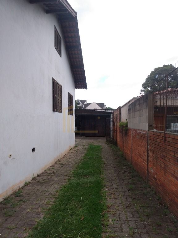 Terreno a venda  Campina do Siqueira; 381,70m²  com construçã...