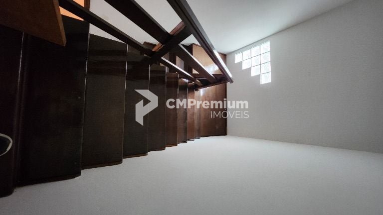 Sobrado com 3 dormitórios à venda, 221 m   - Mossunguê - Curit...
