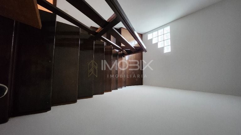 Sobrado com 3 dormitórios à venda, 221 m   - Mossunguê - Curit...