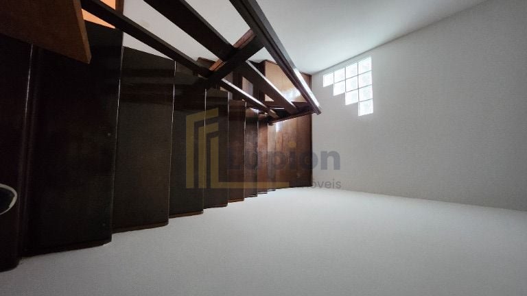 Sobrado com 3 dormitórios à venda, 221 m   - Mossunguê - Curit...
