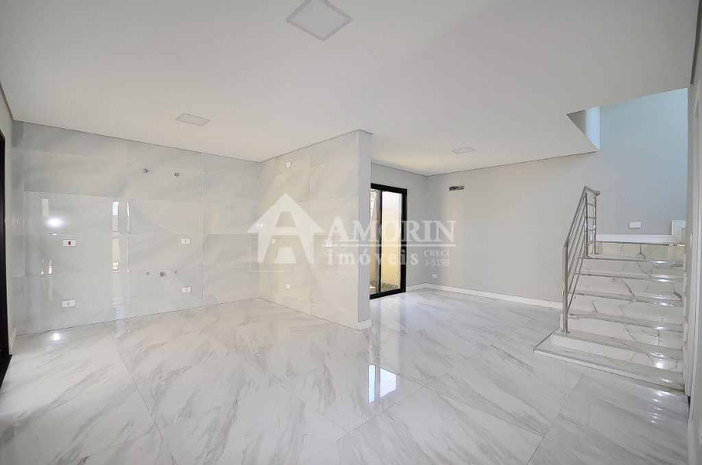 Sobrado com 3 quartos à venda, 140 m  - Xaxim - Curitiba PR