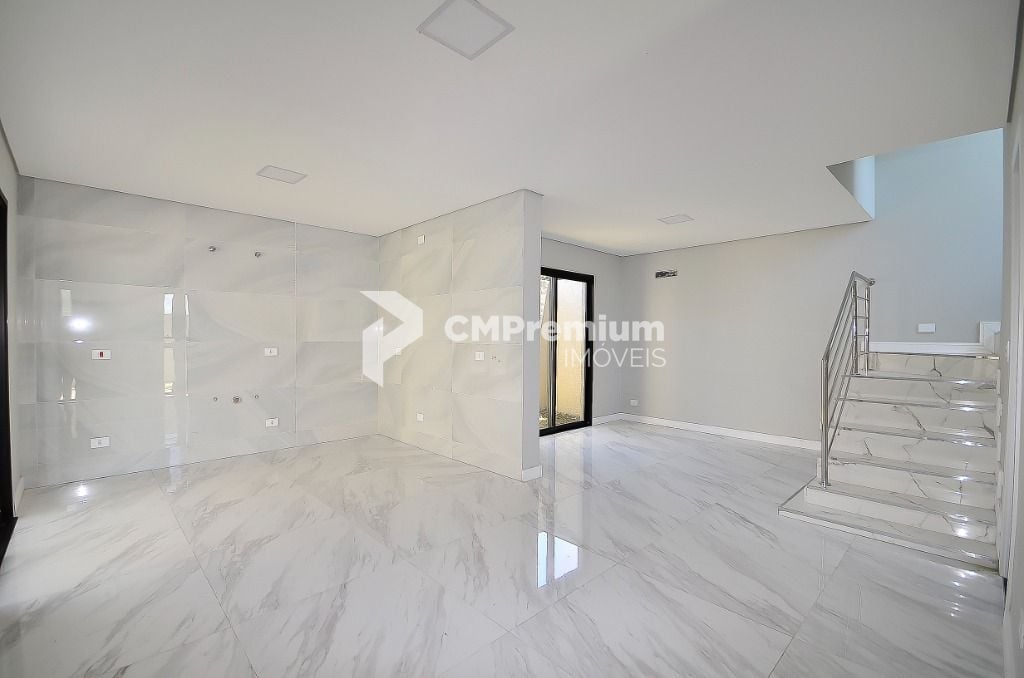 Sobrado com 3 quartos à venda, 140 m  - Xaxim - Curitiba PR