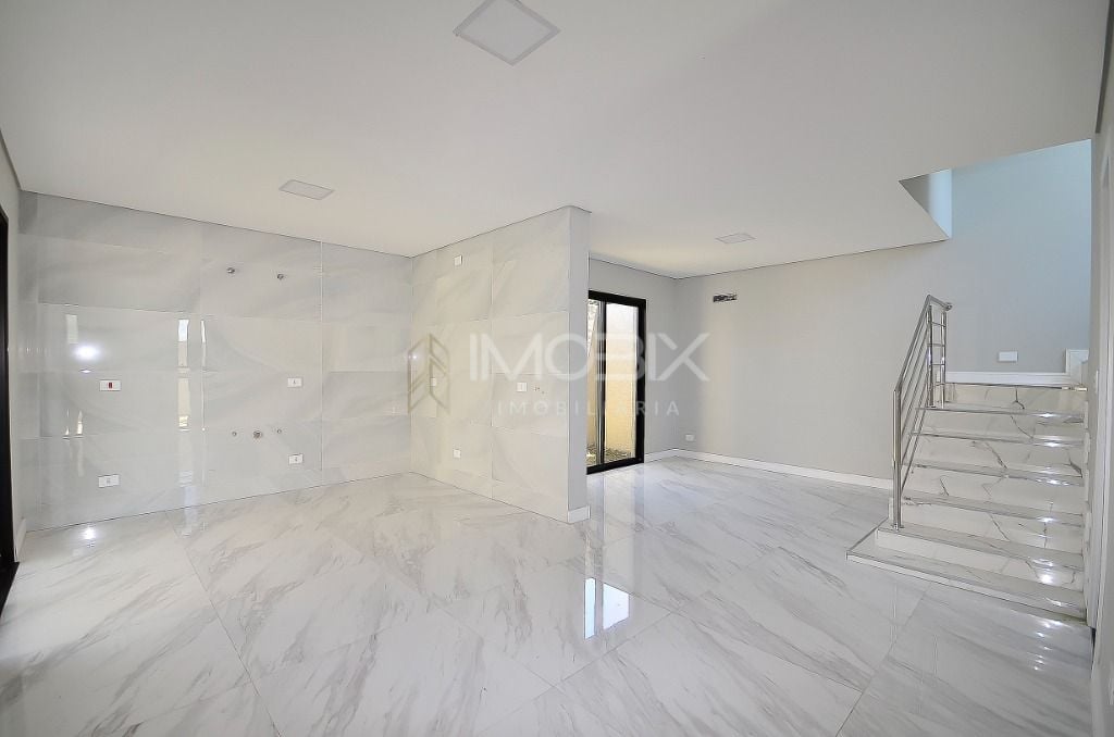 Sobrado com 3 quartos à venda, 140 m  - Xaxim - Curitiba PR