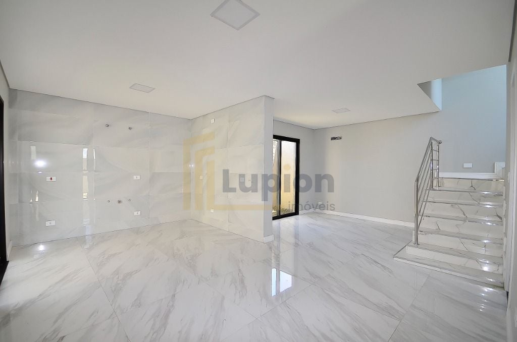 Sobrado com 3 quartos à venda, 140 m  - Xaxim - Curitiba PR