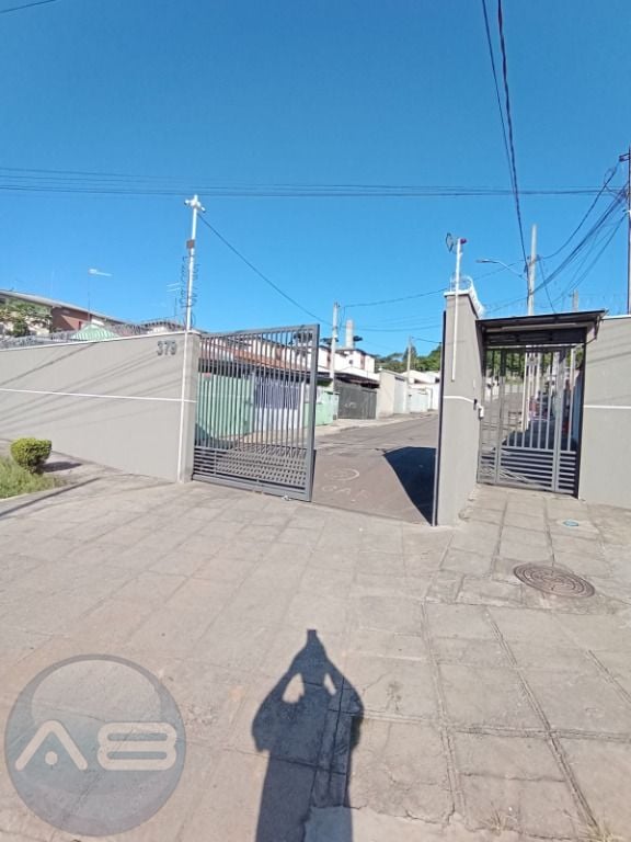 Sobrado ? venda, 46 m  por R  200.000,00 - Santa C?ndida - Cur...