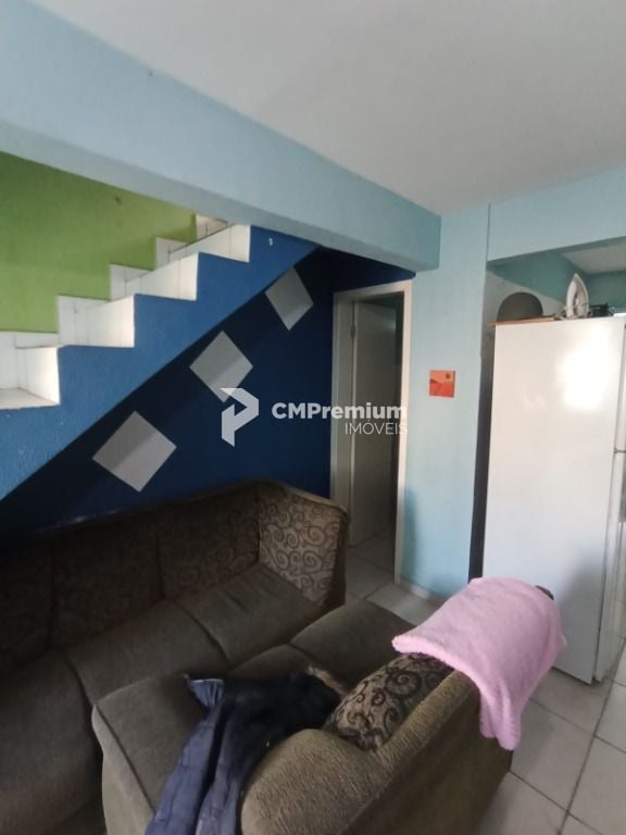 Sobrado à venda, 46 m  por R  200.000,00 - Santa Cândida - Cur...