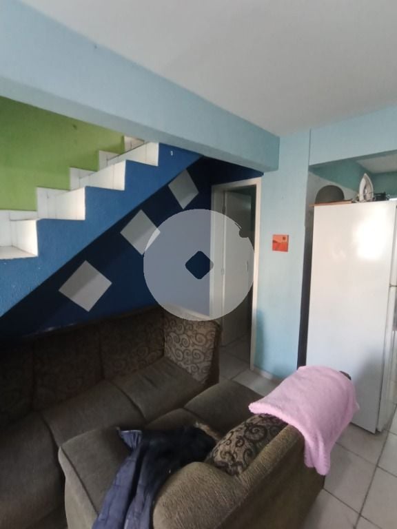 Sobrado à venda, 46 m  por R  200.000,00 - Santa Cândida - Cur...