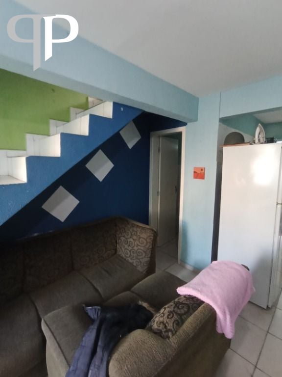 Sobrado à venda, 46 m  por R  200.000,00 - Santa Cândida - Cur...