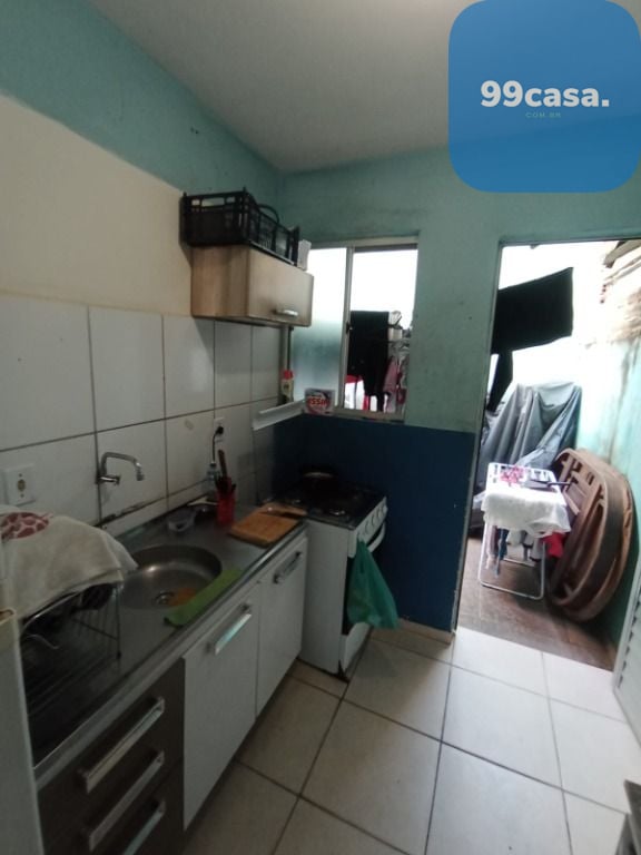 Sobrado à venda, 46 m  por R  200.000,00 - Santa Cândida - Cur...