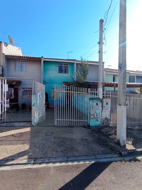 Sobrado ? venda, 46 m  por R  200.000,00 - Santa C?ndida - Cur...
