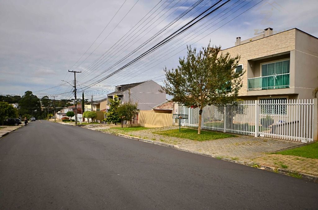 Sobrado 4 Pavimentos com 3 Suítes e Terraço  Ecoville, Curitiba