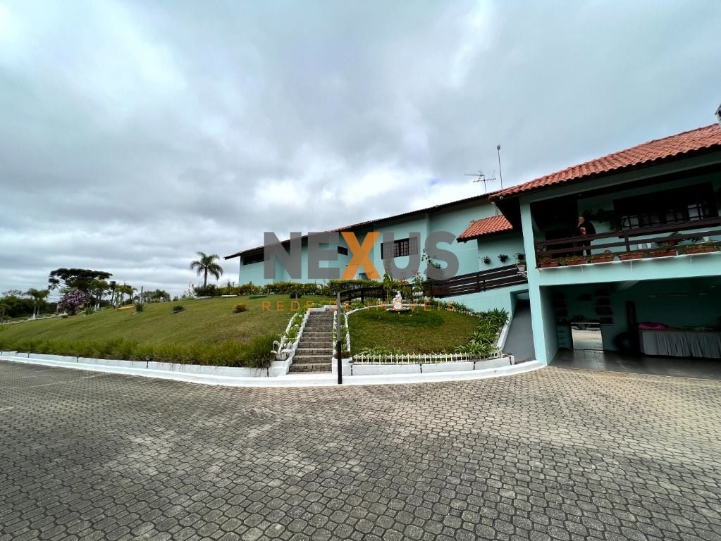 Casa com 4 quartos à venda, 550 m  por  Augusta - Curitiba PR