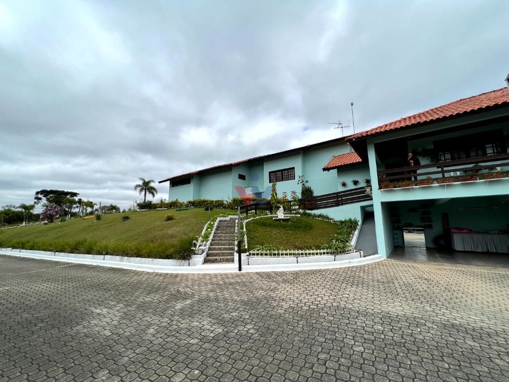 Casa com 4 quartos à venda, 550 m  por  Augusta - Curitiba PR