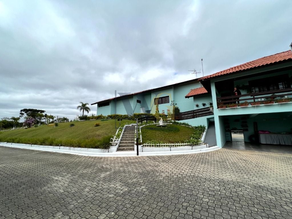 Casa com 4 quartos à venda, 550 m  por  Augusta - Curitiba PR
