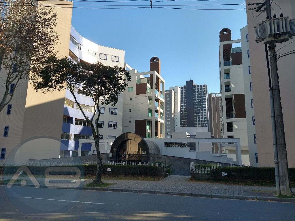 Apartamento com 3 quartos s 01 su?te para alugar, 123 m  por R...