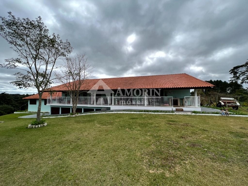 Casa com 4 quartos à venda, 550 m  por  Augusta - Curitiba PR