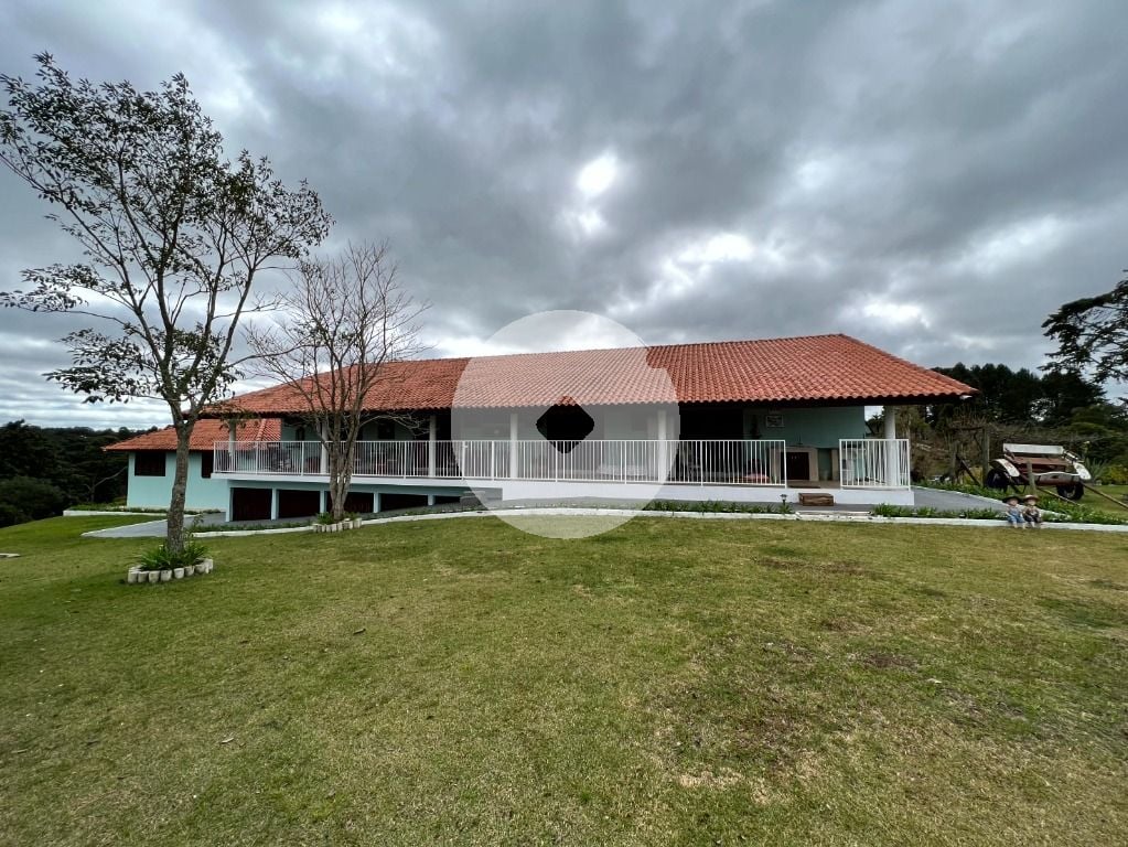Casa com 4 quartos à venda, 550 m  por  Augusta - Curitiba PR
