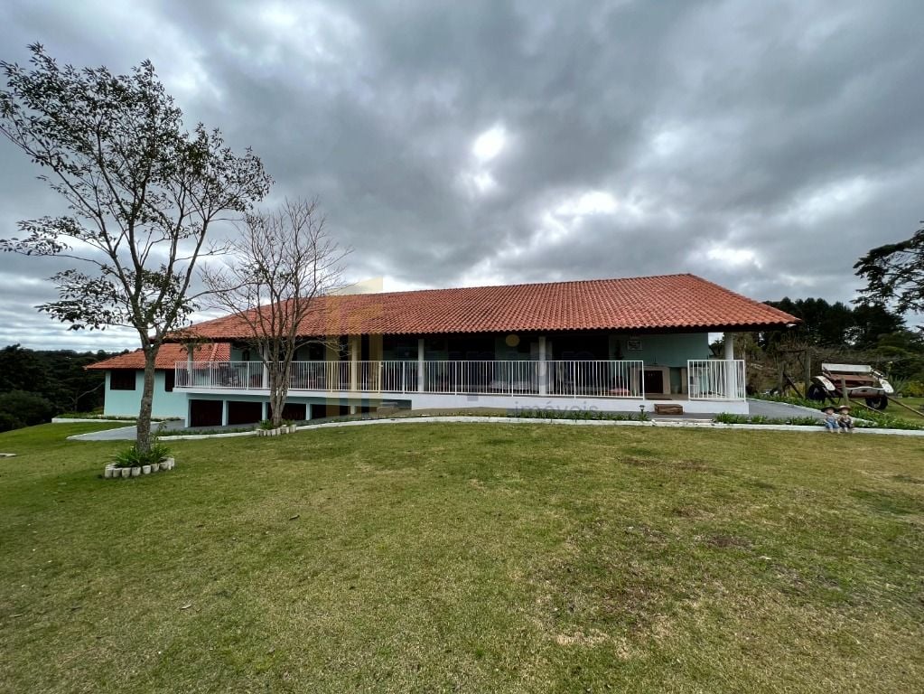 Casa com 4 quartos à venda, 550 m  por  Augusta - Curitiba PR