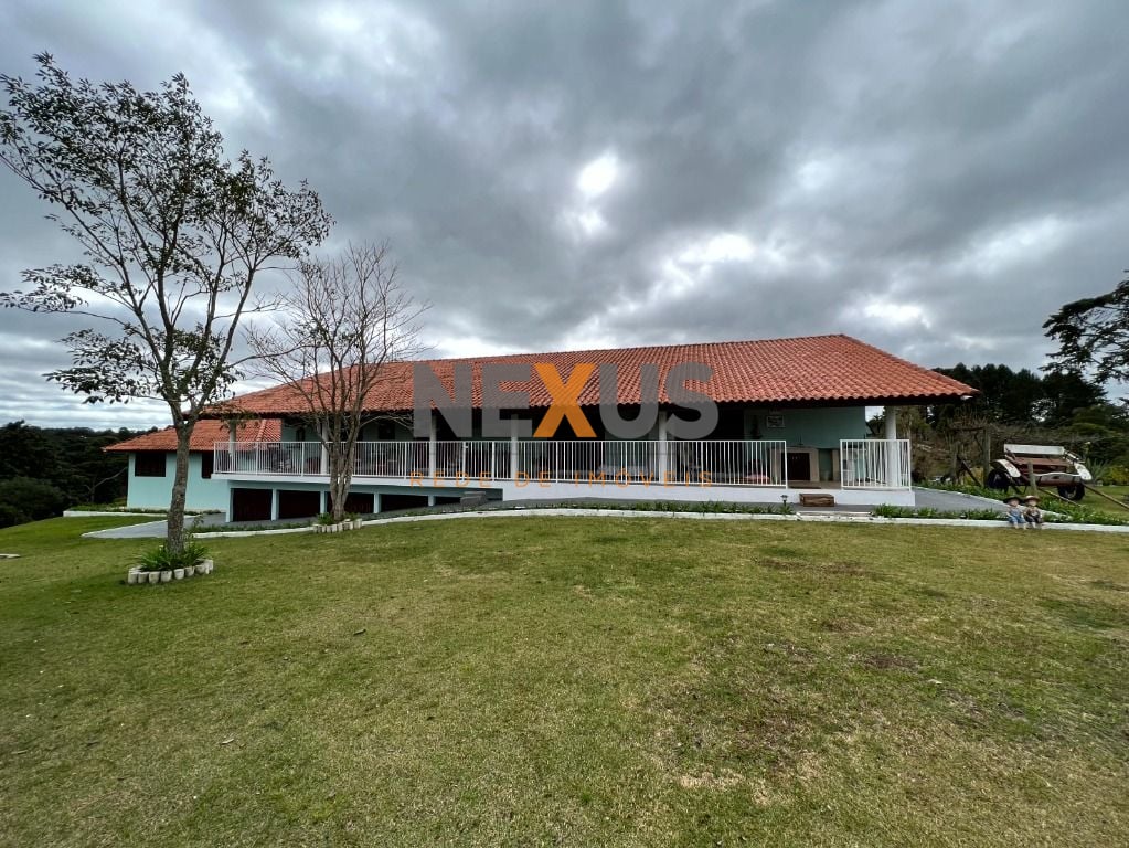 Casa com 4 quartos à venda, 550 m  por  Augusta - Curitiba PR