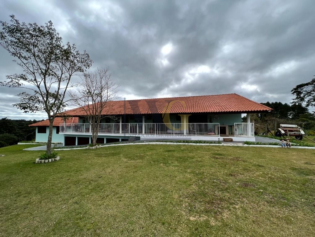 Casa com 4 quartos à venda, 550 m  por  Augusta - Curitiba PR